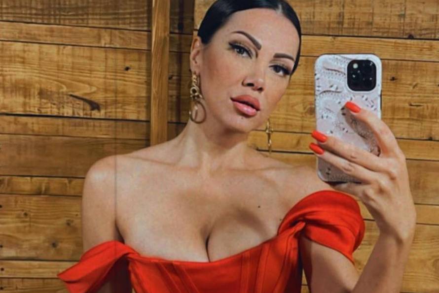 Žanamari u crvenoj haljini istaknula obline: 'Nestvarna si'