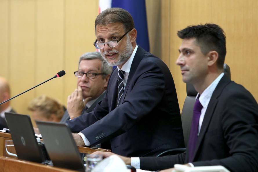 Zagreb: Aktualno prijepodne u Saboru