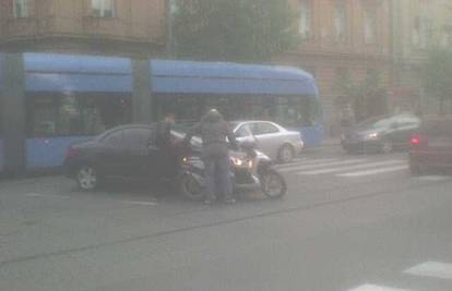 Zagreb: Vozač u Peugeotu naletio na motociklista