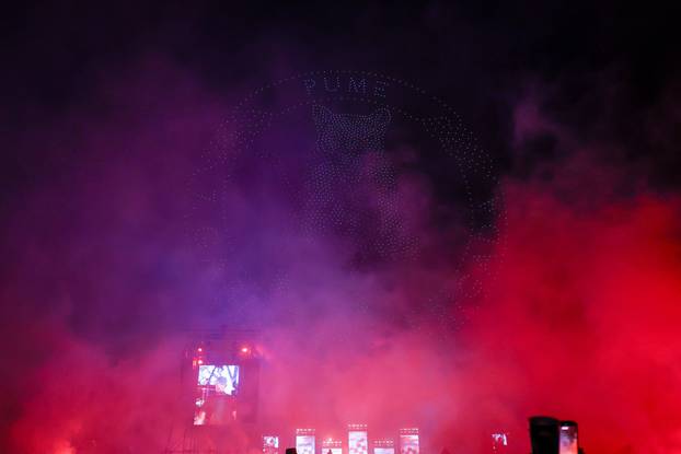 Scenografija dronovima na koncertu Marka Perkovića Thompsona u Vukovaru