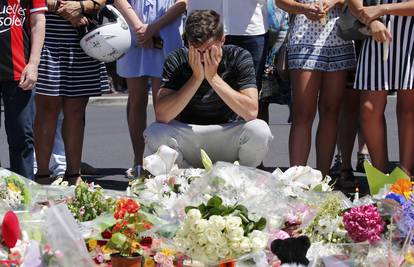 Gotovo polovica žrtava napada u Nici su strani državljani