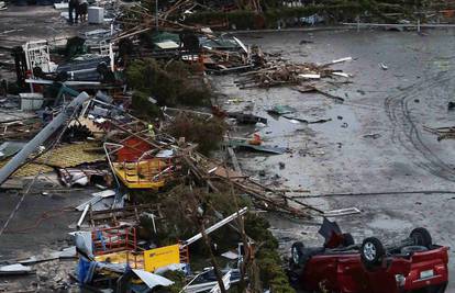 Razorni tajfun na Filipinima odnio najmanje 1200 života 