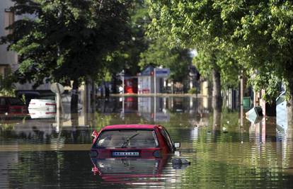 Poplave u Srbiji: Do sada 21 mrtav, novi val stiže u srijedu