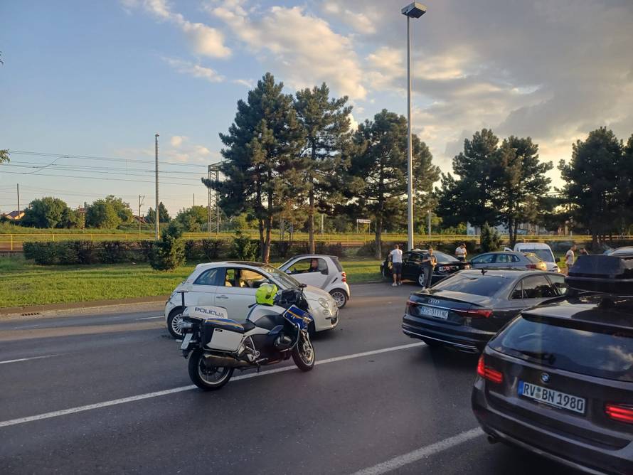VIDEO Kaos na Branimirovoj u Zagrebu: Sudarilo se pet vozila