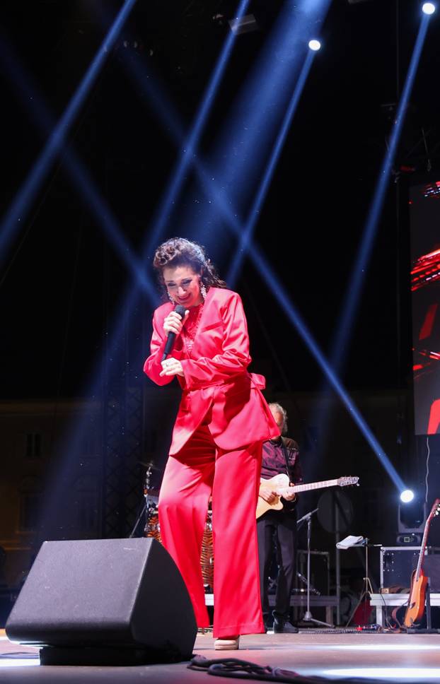 Split: Koncert Doris Dragović na rivi