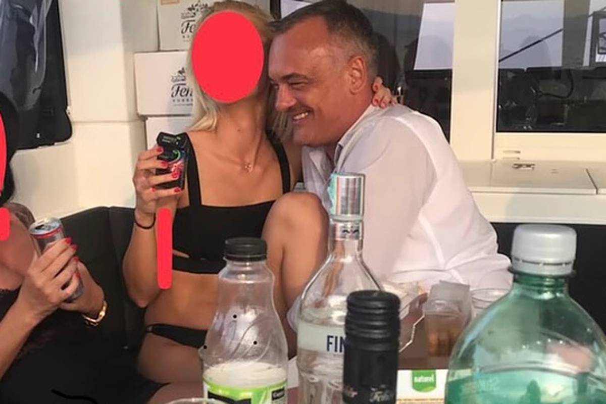 Mađarski gradonačelnik seks skandal slike