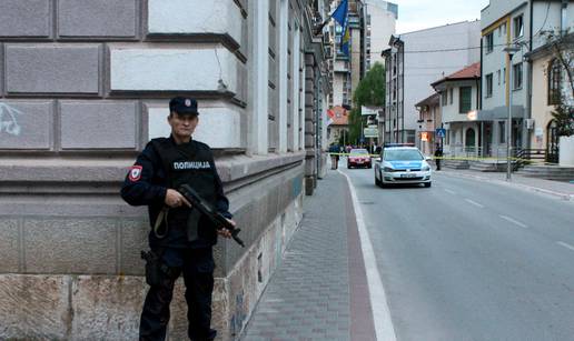 Ubio jednog policajca, a ranio dvojicu: Mogući novi napadi? 