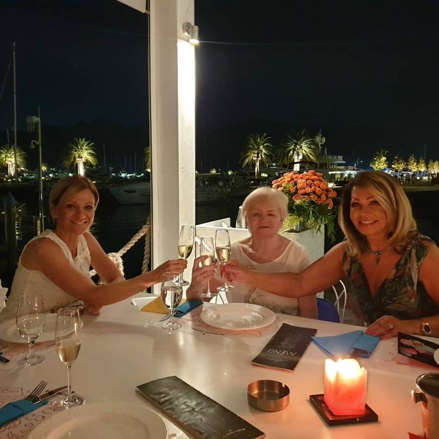 Neda proslavila 70. rođendan: 'Sve moje najdraže je uz mene'