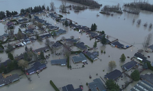 Velike poplave u Washingtonu: Evakuirali desetke tisu&cacute;a ljudi