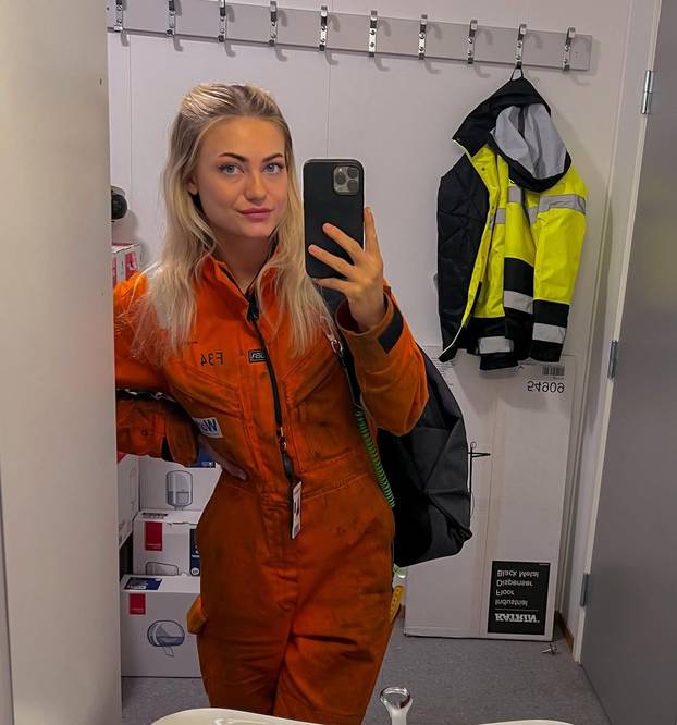 FOTO Plavokosa ljepotica radi na naftnoj platformi: Ljude to šokira! Dižem se u četiri ujutro