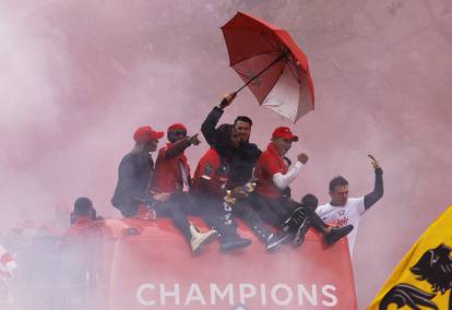 Ligue 1 - Lille receive Ligue 1 trophy