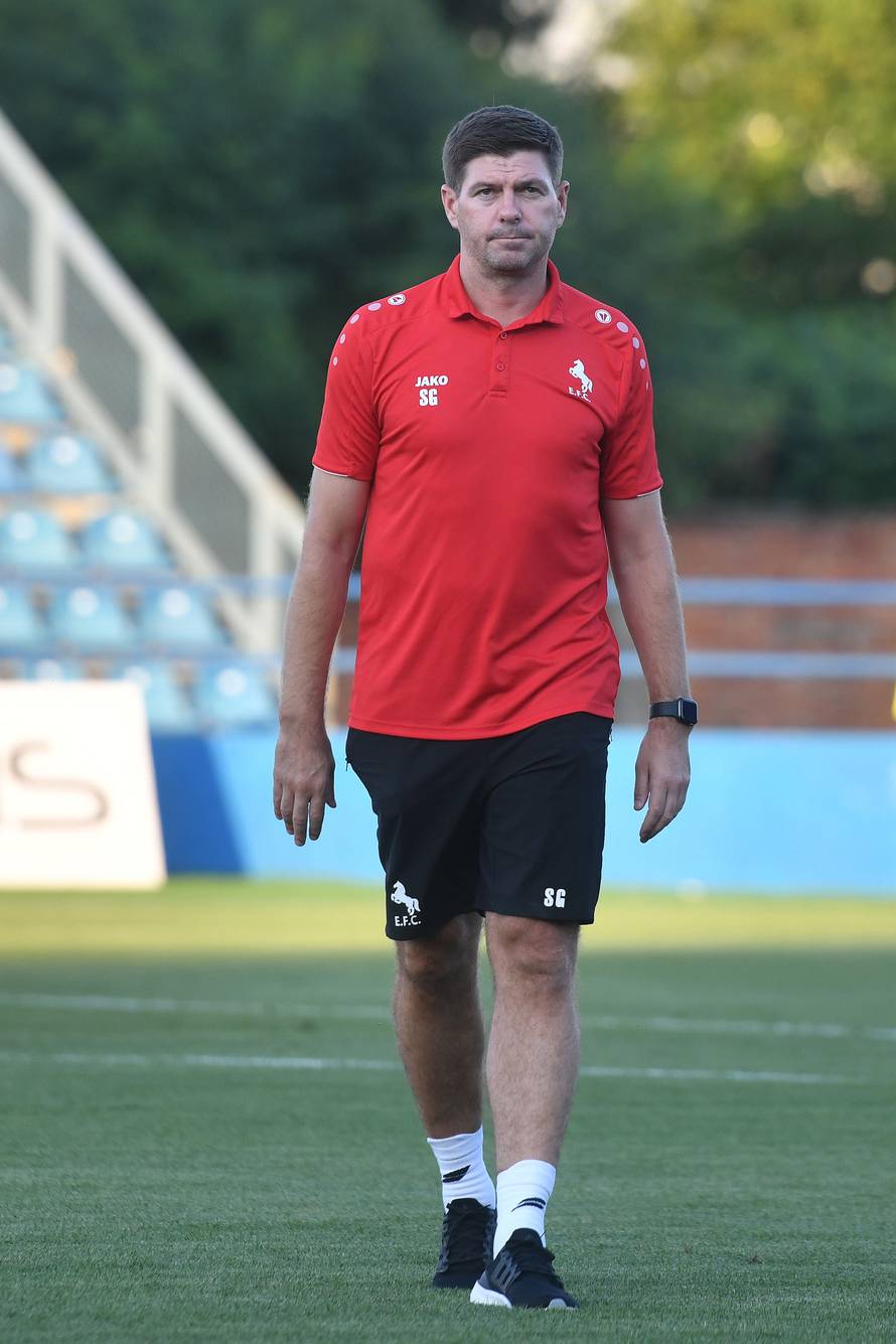 Stevan Gerrard trener Al Ettifaqa na zagrijavanju uoči prijateljske utakmice sa NK Varaždin 