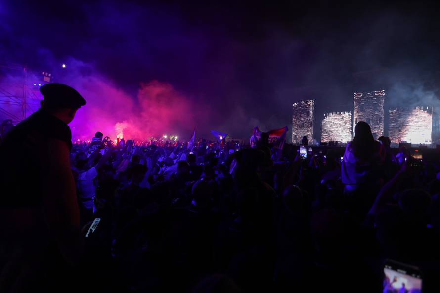 Obožavatelji na velikom koncertu Marka Perkovića Thompsona u Sinju