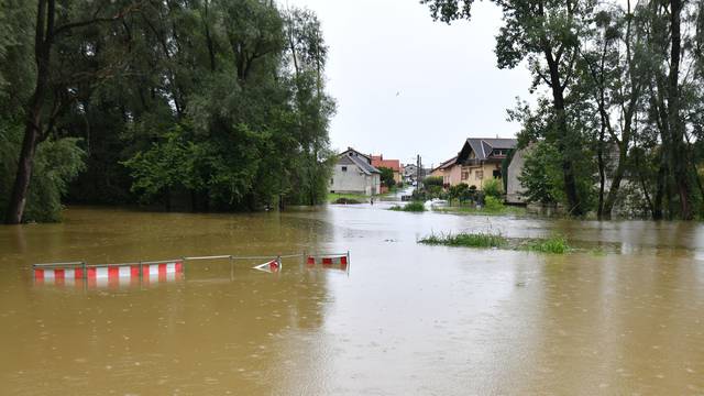 Mursko Središće: Poplavljene kuće u Murskoj ulici