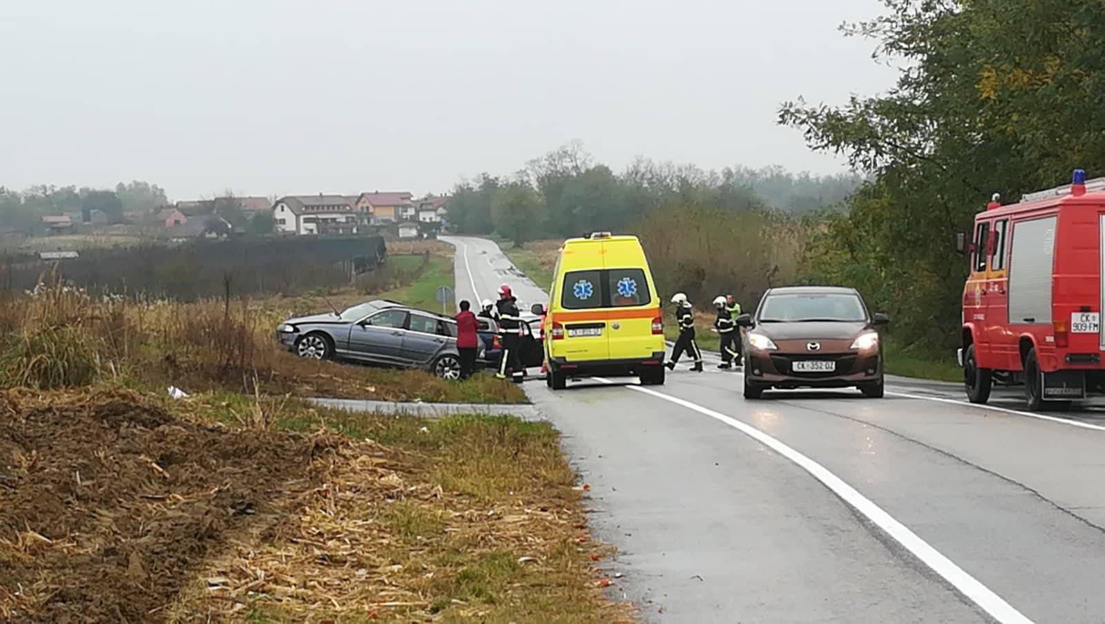 U sudaru poginuo mladi par, a u bolnici preminula i žena (77)