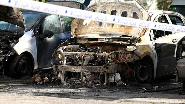 Zagreb: Tri automobila izgorjela na parkiralištu u Prečkom