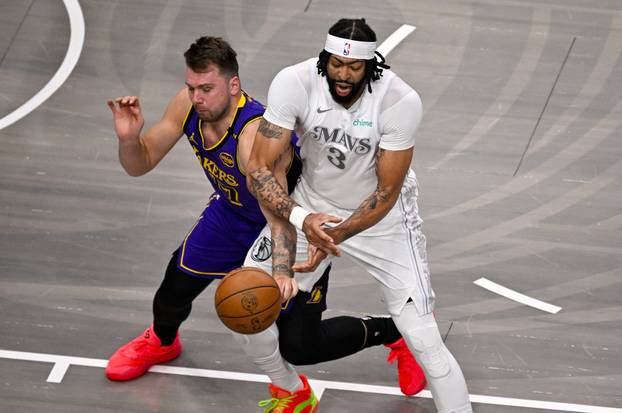 NBA: Los Angeles Lakers at Dallas Mavericks