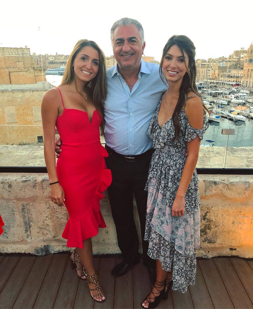 Što radi i od čega živi iranski princ koji poziva na pobunu? Pahlavi sanja povratak na tron