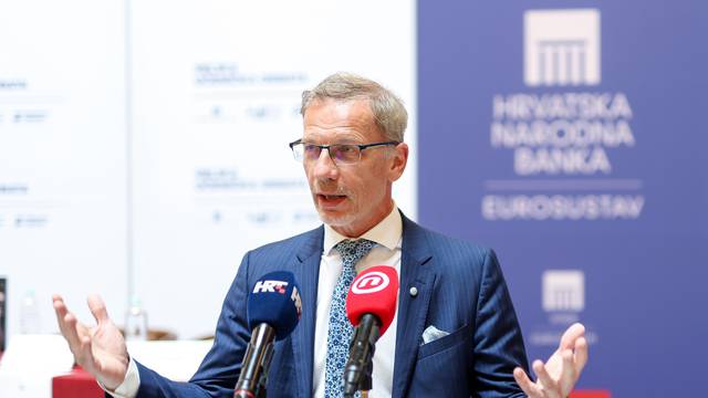 Zagreb: Guverner HNB-a Boris Vujčić dao je izjavu za medije nakon završetka debate