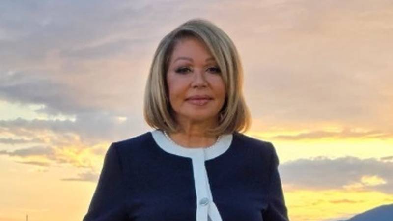 FOTO Neda Ukraden (74) bacila fanove u trans fotkom u bikiniju