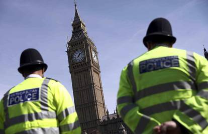 Britanci provjeravaju sigurnost u parlamentu nakon napada