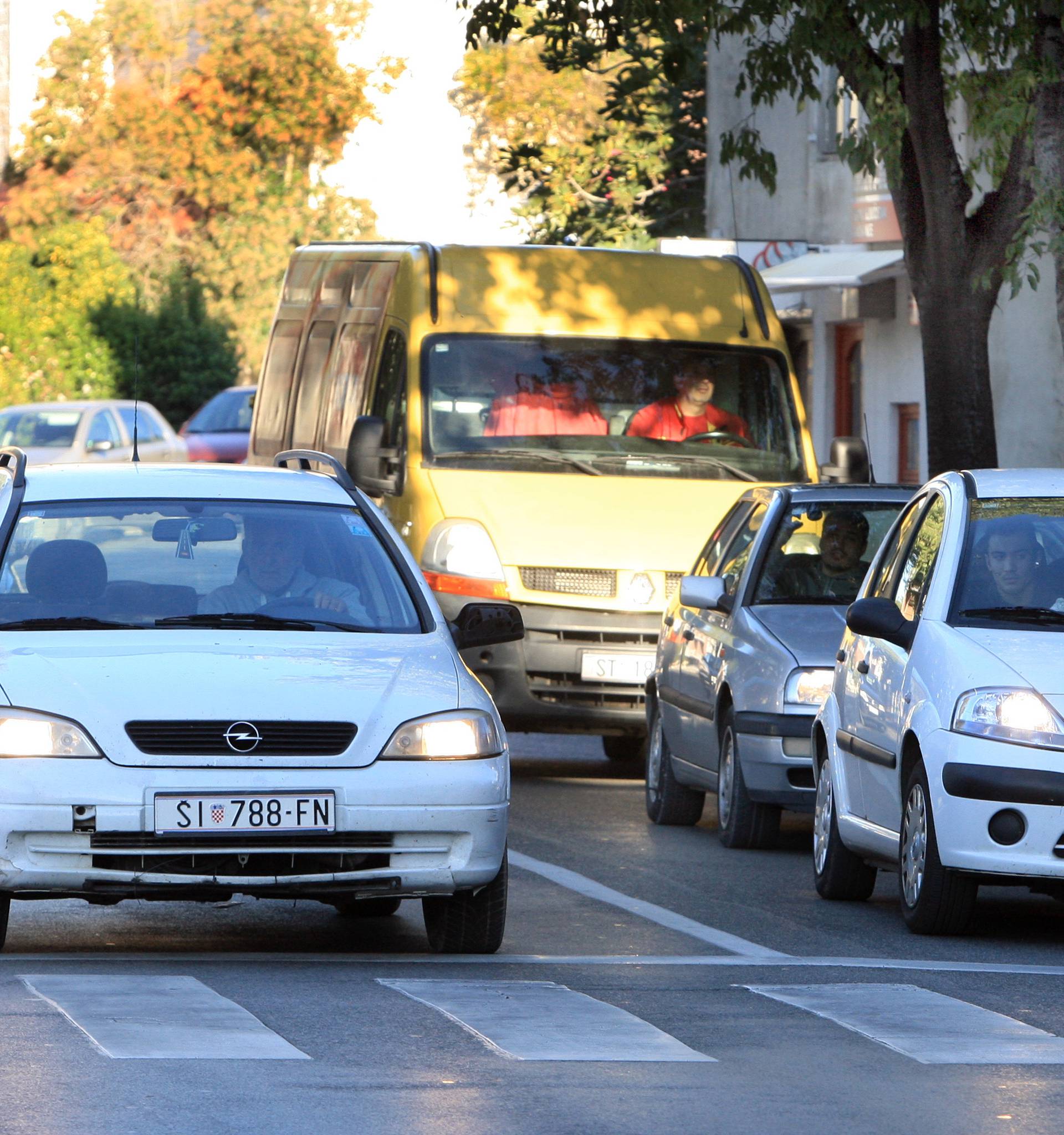 Vozači, oprez: Dnevna svjetla ne gasimo s pomicanjem sata