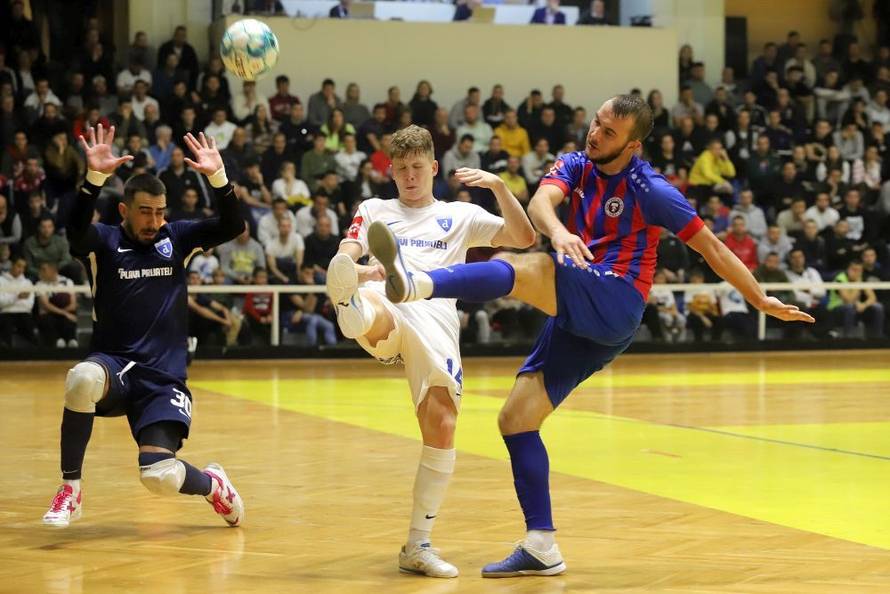 Splićani ostavili dinamovce na dnu: Žestoki derbi Torcide i Dinama na prepunim Gripama