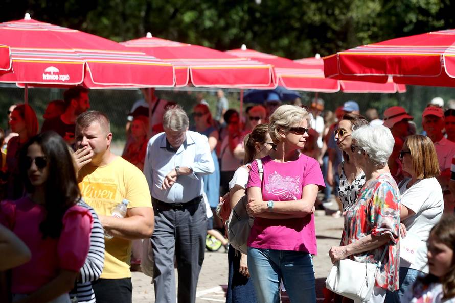 Zagreb: Organizirana javnozdravstvena akcija "To nisu samo ženske stvari" na Bundeku