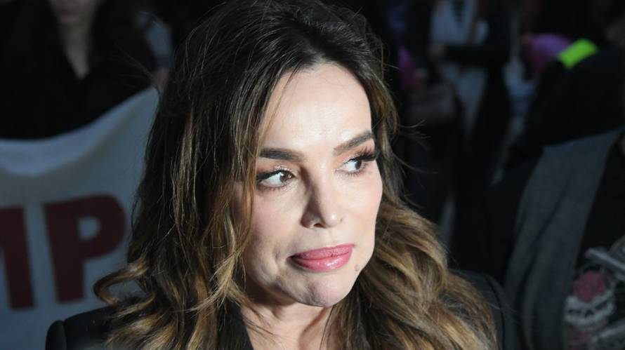 Virovitica: Severina dočekala srpske studente koji trče do Bruxellesa