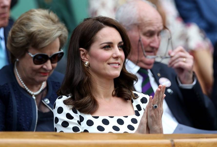 Transformacija Kate Middleton: Od minice do 'strogih' haljina
