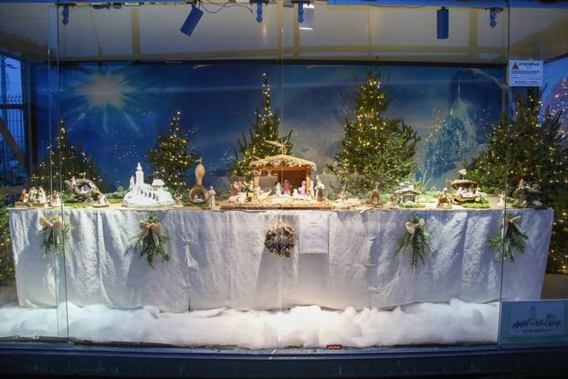 24sata Zagreb: Otvorenje izložbe jaslica Peggy Malbase