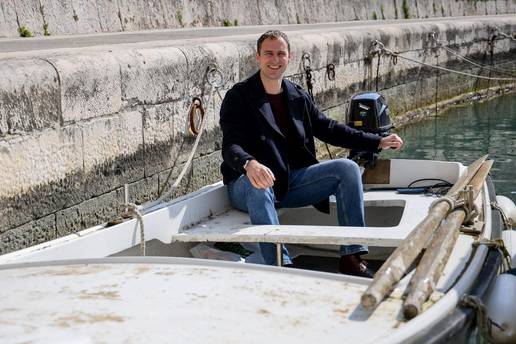 'Kai&cacute;em od Ugljana svaki dan plovim do &scaron;kole gdje predajem'