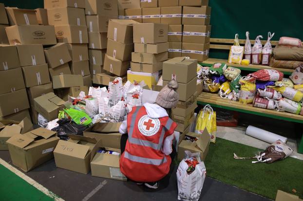 Petrinja - Centralno skladište Crvenog križa gdje se sakuplja sva pomoć za stradale u potresu