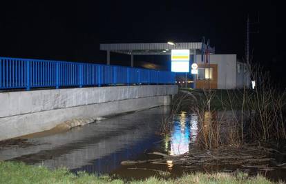 Sutla se izlila i zatvorila je granični prijelaz Plavić