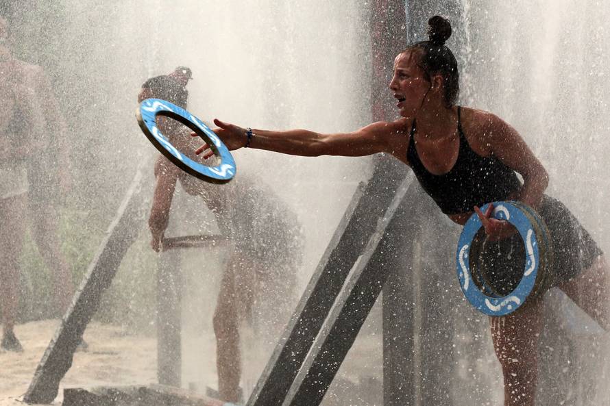 Milicu rasplakao poraz crvenog tima u 'Survivoru': 'Teško mi je jer će netko od nas morati kući'