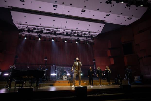 Zagreb: Petar Grašo koncertom u Lisinkom obilježio 30 godina karijere