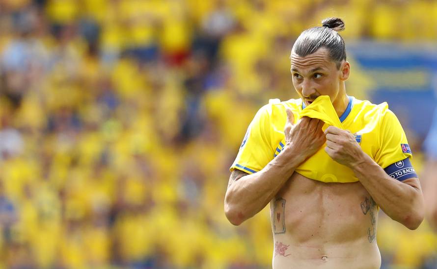 Italy v Sweden - EURO 2016 - Group E