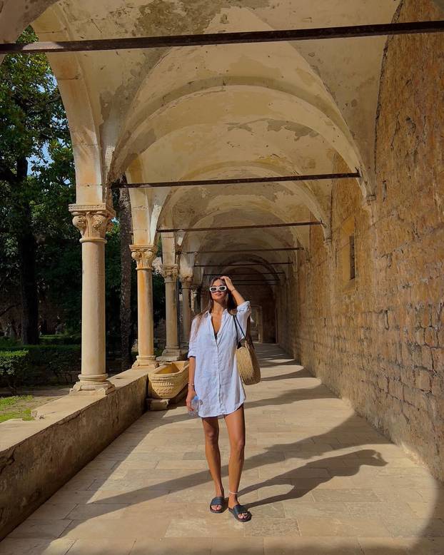 FOTO Laura Gnjatović odradila nastup u badiću: Evo kako je izgledala prije pet godina...