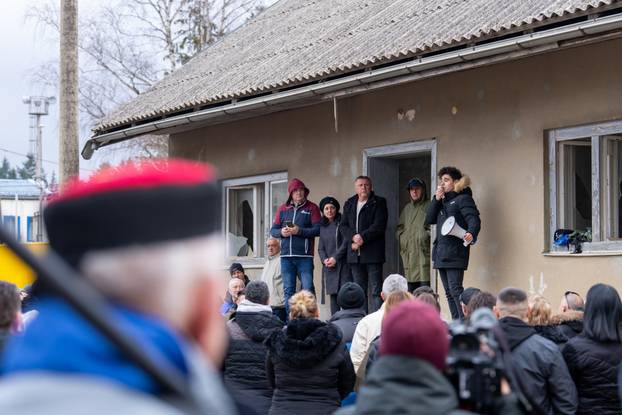 U Gospiću održan prosvjed radi odlaganja opasnog otpada 
