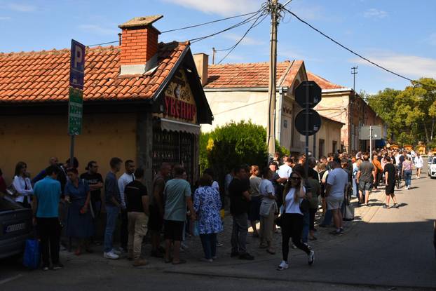 "Studentska lista - Studenti pobjeđuju!" diljem Srbije skupljaju potpise za izbore