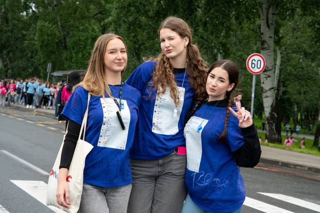 Zagreb: Kiša nije spriječila učenike da proslave kraj školovanja na Bundeku