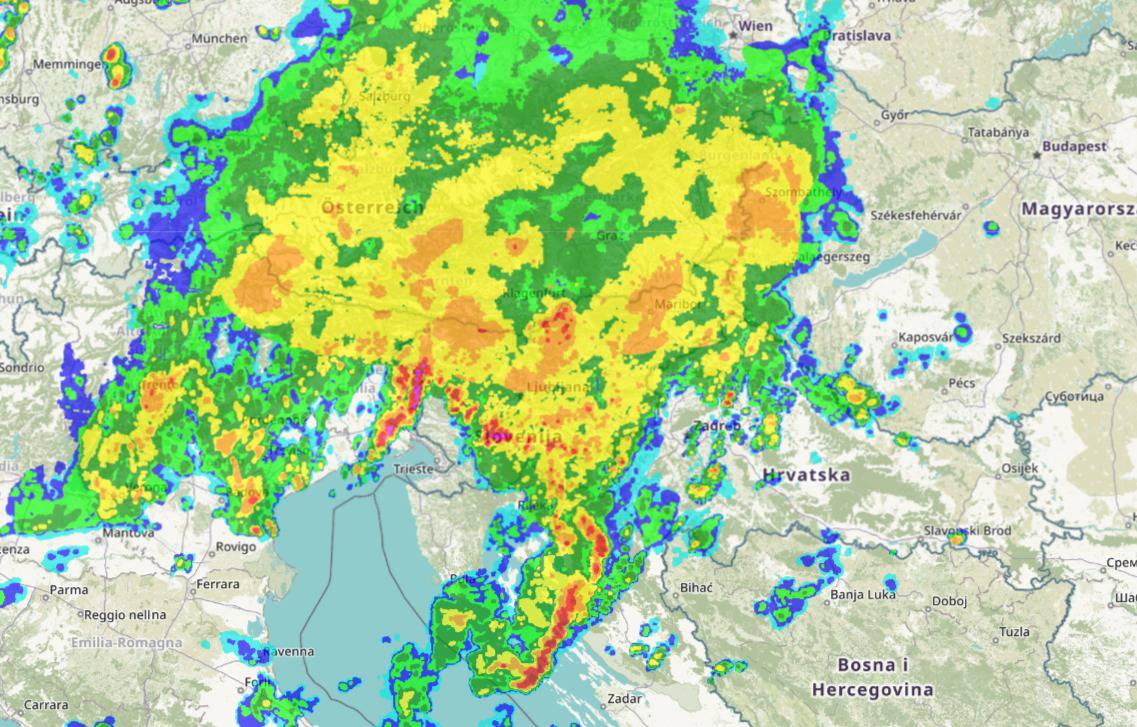 VIDEO Meteokaos širom Europe: Nevrijeme do Švedske, snijeg i u Sloveniji, niz pijavica na moru