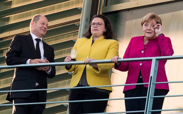 Nahles resigns from SPD party and faction leadership