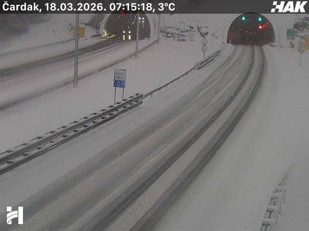 FOTO Snijeg pao na Sljemenu, zatrpana i A6, šleperi ne smiju prema Istri, pogledajte snimke