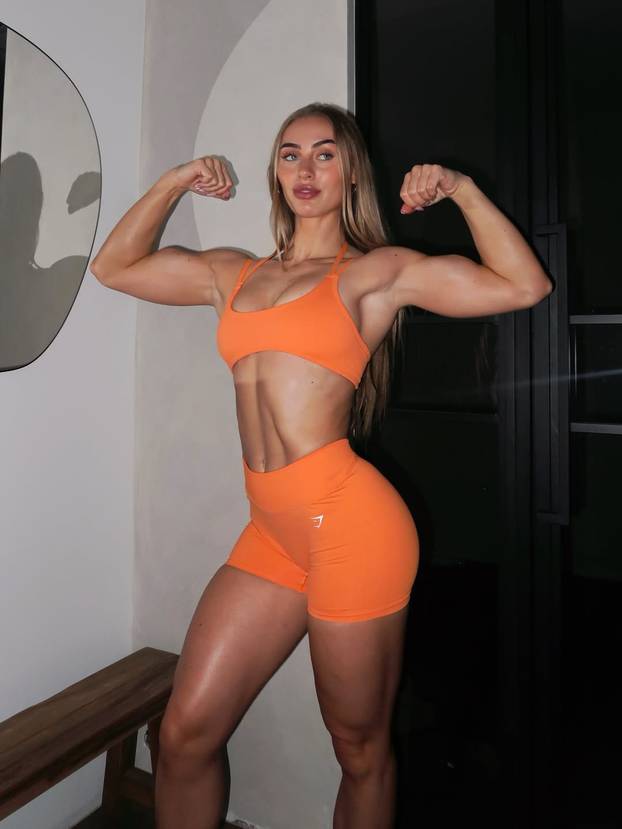 FOTO Fitness ikona ruši sve nerealne standarde ljepote: Evo što se krije iza savršenog tijela