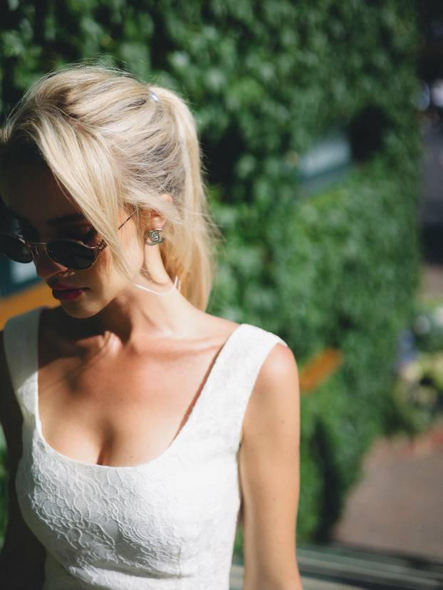 FOTO Zamamna plavuša plijeni pozornost gdje god se pojavi! Surađivala je i s Netflixom