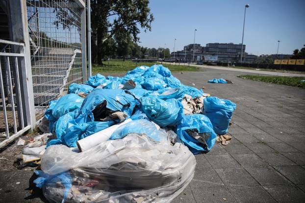 Zagreb: Mjesec dana nakon Thompsonovog koncerta Hipodrom je i dalje zatrpan smećem