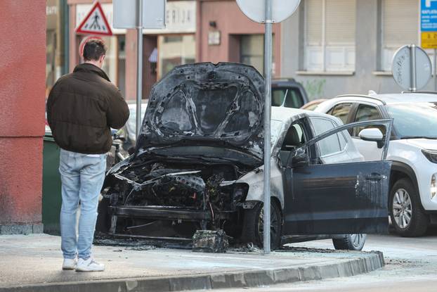 Zagreb: Zapalio se automobil stranih tablica