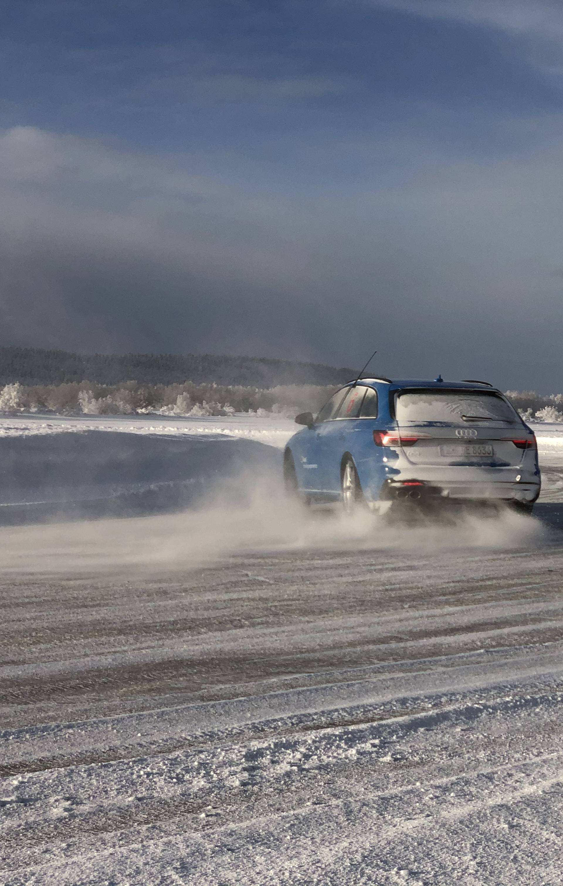 Na minus 33 stupnja u Finskoj jurili smo 100 km/h po ledu!