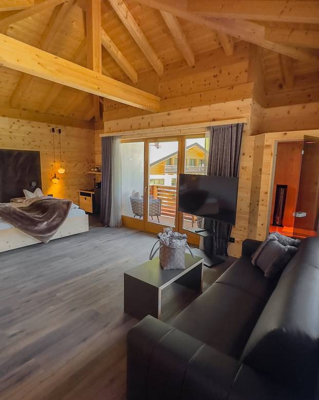 FOTO Ovo je najljepši bazen na Alpama: Topao je, proziran i ima pogled na Dolomite